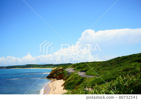 Summer on the Natsuigahamahama coast Summer on the Natsuigahamahama coast 80732541