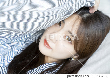 一個美麗的女人的肖像 80733702