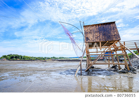 Ariake Sea tidal flat, spider net fishing turret, Kashima City, Saga Prefecture Ariake Sea tidal flat, spider net fishing turret, Kashima City, Saga Prefecture 80736055