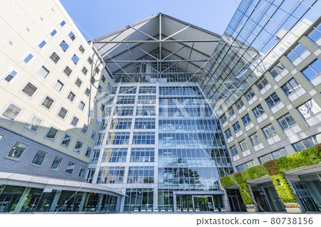 Toyama City, Toyama Prefecture, Toyama City Hall in fine weather Toyama City, Toyama Prefecture, Toyama City Hall in fine weather 80738156