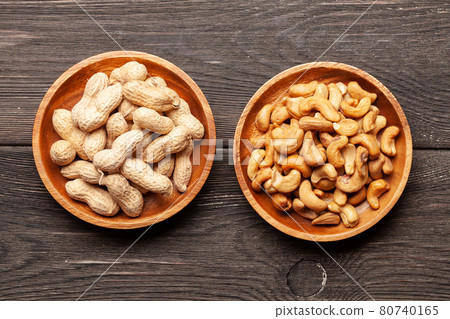 Various nuts 80740165