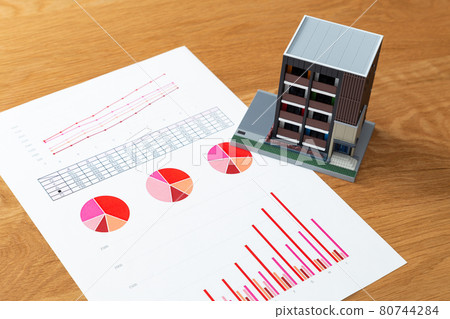 Mansion and graph 80744284