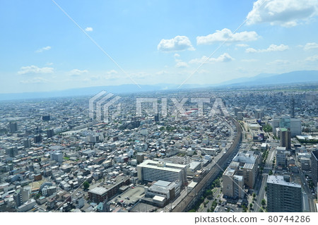 Urban area seen from the skyscraper in front of Gifu station (Kyoto area) 80744286