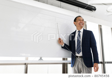 Men in a suit 80745456