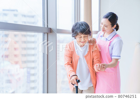 Senior women and long-term care staff in long-term care facilities Senior women and long-term care staff in long-term care facilities 80746251