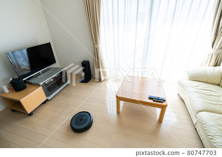 [Lifestyle] Life with a cleaning robot and smart speakers 80747703