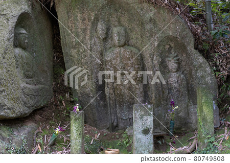 Stone Buddha of the Hail 80749808