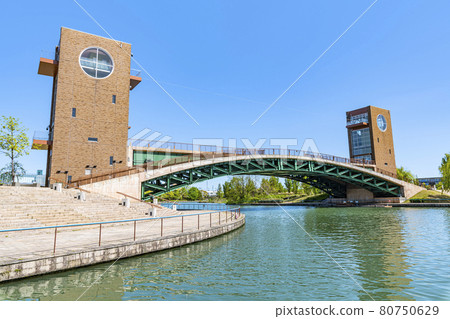Toyama City, Toyama Prefecture, Toyama Canal Kansui Park and Tenmon Bridge 80750629