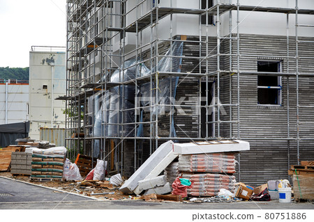 Apartment construction site 80751886