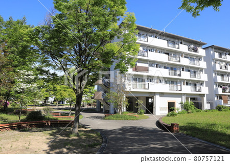 Senri Chuo Senri Chuo 80757121