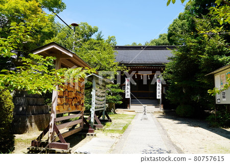 Osaka Hirakata-juku Okami Shrine (Hirakata, Mannenjiyama, Summer) 80757615