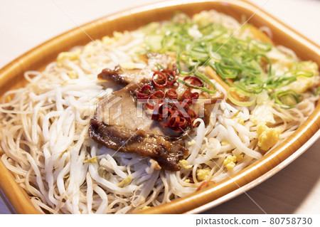 美味的便利店午餐米粉 80758730