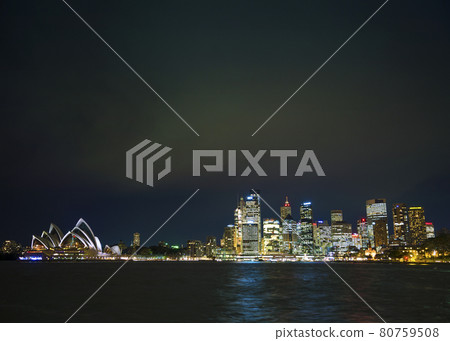 sydney harbour in australia at night sydney harbour in australia at night 80759508