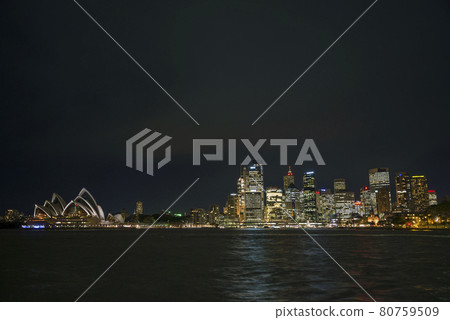 sydney harbour by night in australia sydney harbour by night in australia 80759509