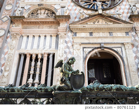 decor of fence of Cappella Colleoni in Bergamo decor of fence of Cappella Colleoni in Bergamo 80761123