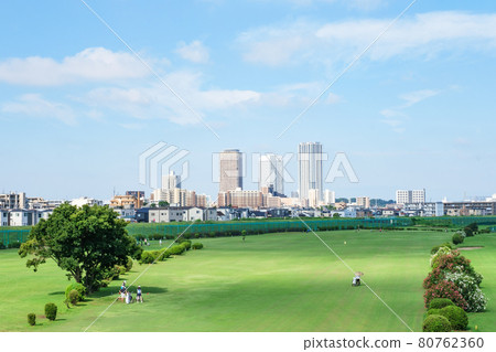 Kawasaki City, Kanagawa Prefecture, a group of skyscrapers in Shinkawasaki that you can see across the golf course on the riverbed of the Tama River Kawasaki City, Kanagawa Prefecture, a group of skyscrapers in Shinkawasaki that you can see across the golf course on the riverbed of the Tama River 80762360