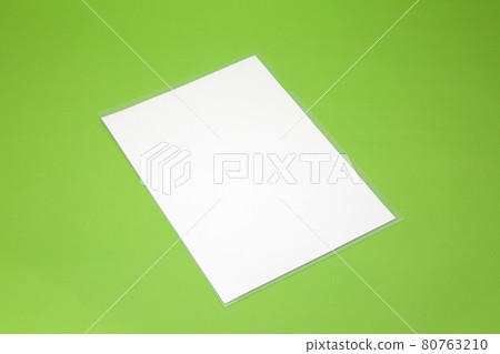 Clear holder image 80763210