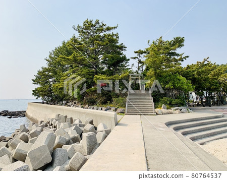 Ebisu Shrine / Cape Ebisu (Ebisu Beach in Kira Waikiki Beach / Kira Town, Nishio City, Aichi Prefecture) Ebisu Shrine / Cape Ebisu (Ebisu Beach in Kira Waikiki Beach / Kira Town, Nishio City, Aichi Prefecture) 80764537