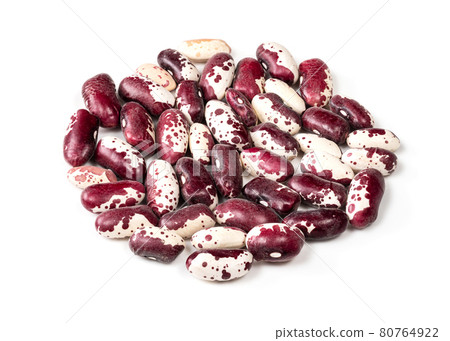 handful of red speckled kidney beans on white handful of red speckled kidney beans on white 80764922