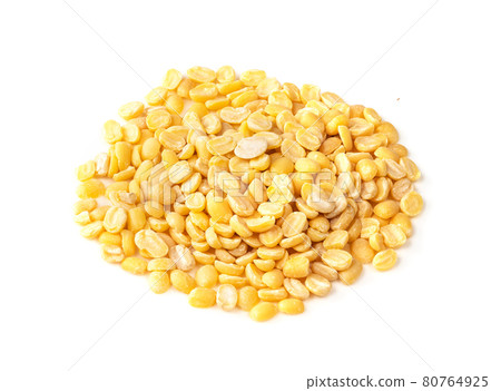 handful of raw moong dal beans closeup on white handful of raw moong dal beans closeup on white 80764925