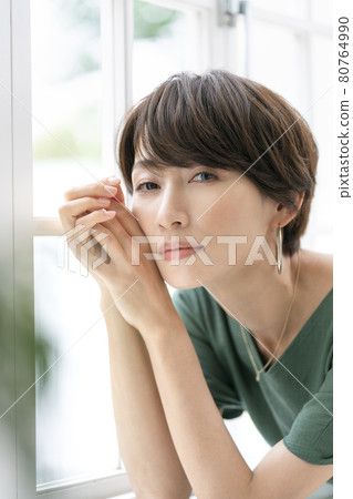 中年女人肖像 中年女人肖像 80764990