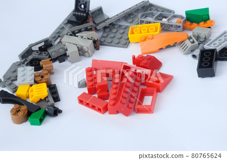 SEREMBAN, MALAYSIA -SEPTEMBER 18, 2016: Children's toys the colorful plastic toy blocks. Ramdomly arranged SEREMBAN, MALAYSIA -SEPTEMBER 18, 2016: Children's toys the colorful plastic toy blocks. Ramdomly arranged 80765624