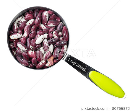 red speckled kidney bean in measuring cup cutout red speckled kidney bean in measuring cup cutout 80766873