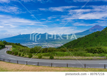 (Shizuoka) Mt. Fuji behind the Hakone Skyline (Shizuoka) Mt. Fuji behind the Hakone Skyline 80767216