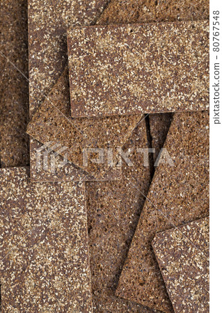 thin rye bread with coriander 80767548