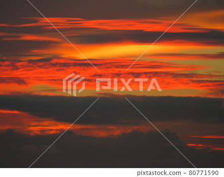 Morning glow before sunrise Morning glow before sunrise 80771590