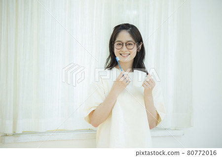 Woman morning beauty Woman morning beauty 80772016