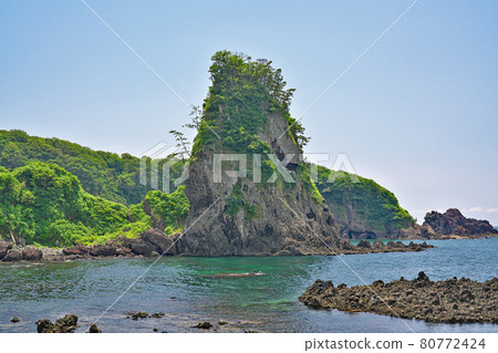 [Noto Kongo Ganmon (Takanosu Rock)] Togiushioroshi Ganmon, Shika-cho, Hakui-gun, Ishikawa Prefecture 80772424