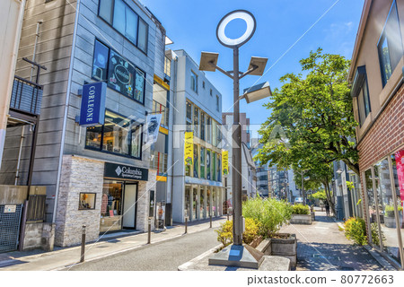 東京澀谷澀谷貓街的城市景觀 80772663