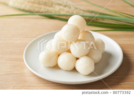 Tsukimi dumplings Tsukimi dumplings 80773392