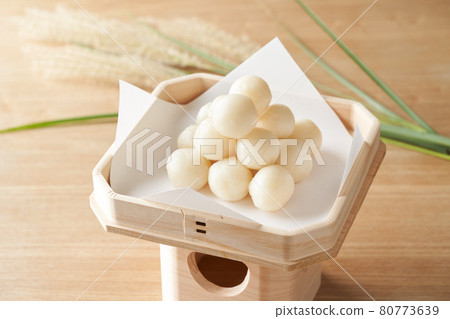 三寶上的月見餃子 三寶上的月見餃子 80773639