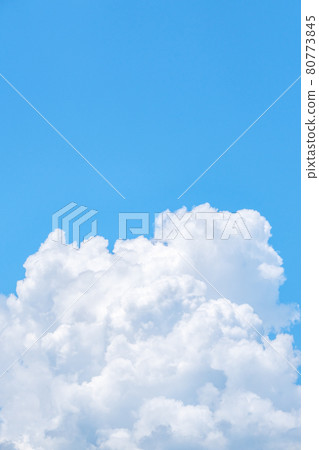 Summer sky 80773845