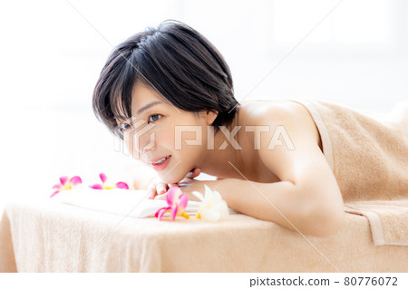 女性美容沙龍很漂亮 80776072