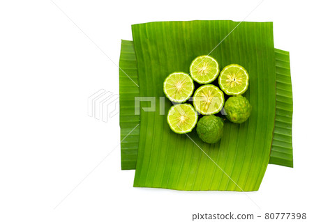 Bergamot kaffir lime on banana leaves 80777398