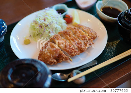 陽光下的炸豬排套餐 陽光下的炸豬排套餐 80777463