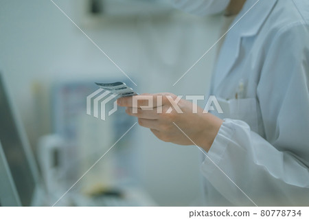 Dispensing pharmacy pharmacist Dispensing pharmacy pharmacist 80778734