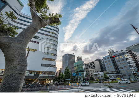 《愛知縣》名古屋街景榮櫻大道久屋十字路口 《愛知縣》名古屋街景榮櫻大道久屋十字路口 80781948