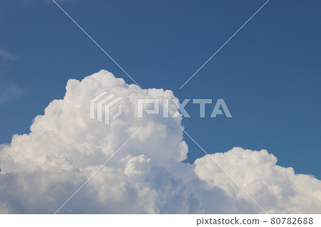 Summer sky / white clouds Summer sky / white clouds 80782688