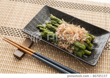 Asparagus Asparagus 80785137