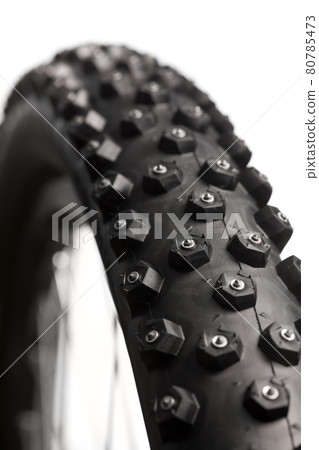 Bicycle wheel with winter tyre 80785473