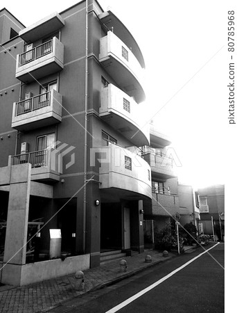 Three-story condominium monochrome Three-story condominium monochrome 80785968
