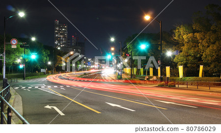 日本 廣島 街景 夜景 車軌 光軌 80786029