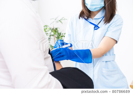 接種疫苗的男性 80786689