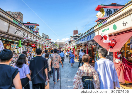 東京淺草寺/仲見世商店街的街景 80787406