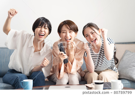 Watching TV live support 80789799