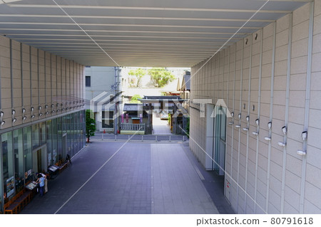 利用建築物1樓的空間前往大津天神的方法(大阪市北區) 利用建築物1樓的空間前往大津天神的方法(大阪市北區) 80791618